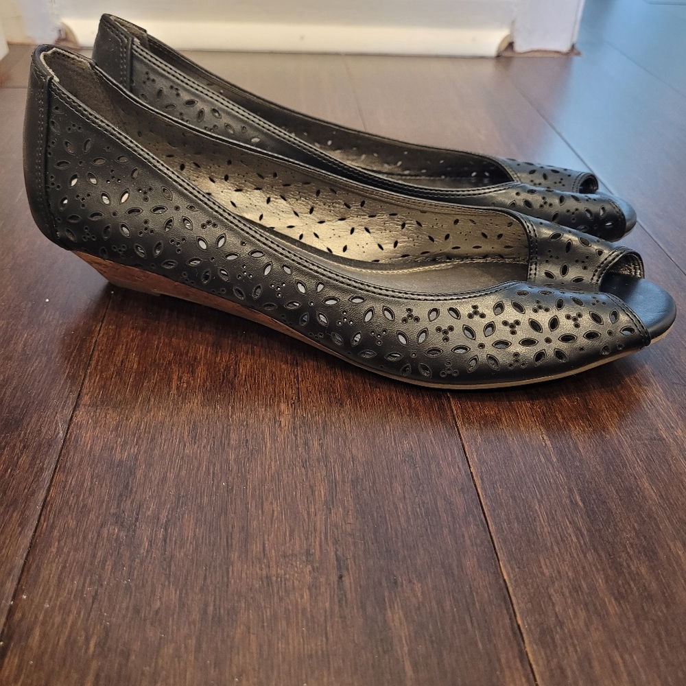 Black Peep Toe 1 Inch Wedge